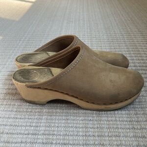 Well loved no.6 clogs